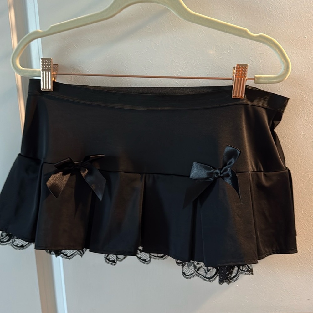 Body rage flirty microskirt with bows
